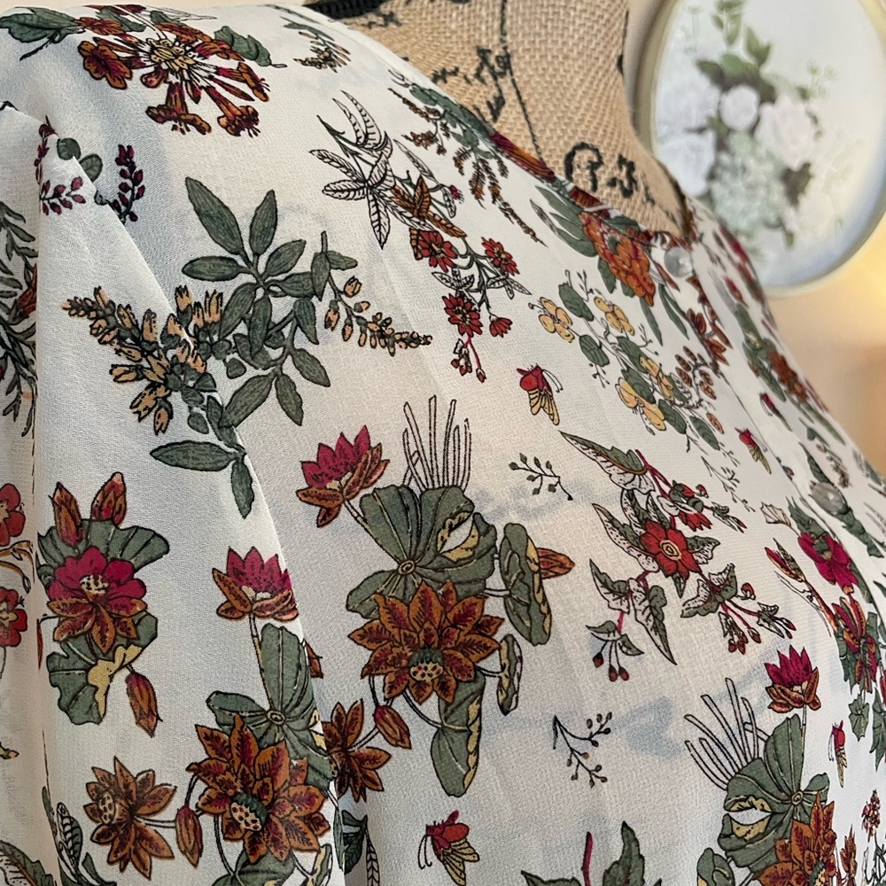 Max Studio Sheer Floral Tiered Ruffle Hem Blouse Sz Large - Picture 6 of 14